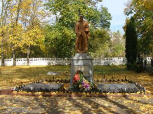 Памятник советским воинам на Смолянском кладбище