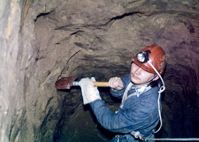 Александр Кравчук в пещерах Житомира