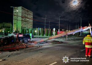 Нічна ДТП у Житомирі: зіткнення Tesla та Mercedes, є постраждалі