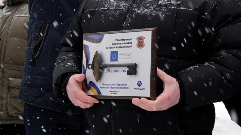 36 родин ВПО отримали ключі від нового безбар'єрного житла в Овручі