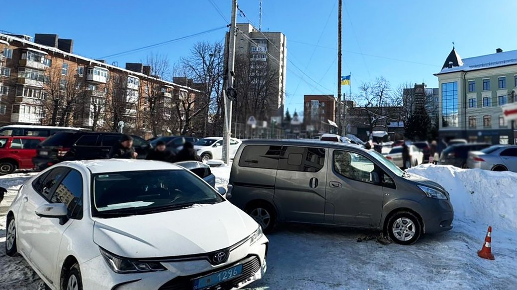 Таксист погрожував автоматом у Новогуйвинському за відмову від поїздки