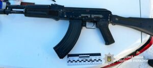 Таксист погрожував автоматом у Новогуйвинському за відмову від поїздки