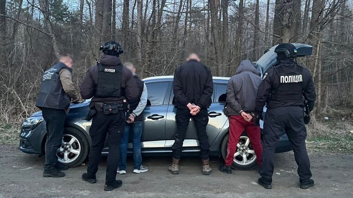 На Житомирщині затримали водія маршрутки за підозрою у перевезенні військовозобов'язаних за кордон