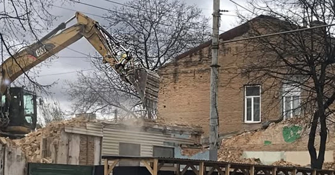Житомир: знесли історичну кам'яницю 1880 року замість реконструкції