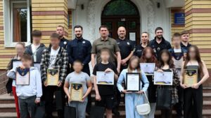 У Житомирі нагородили 13 школярів, які повідомили правоохоронцям про спроби вербування російськими спецслужбами