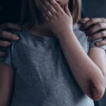 У Житомирі затримали чоловіка за зґвалтування падчерки — прокуратура