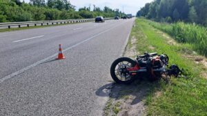У Житомирському районі внаслідок ДТП загинув мотоцикліст
